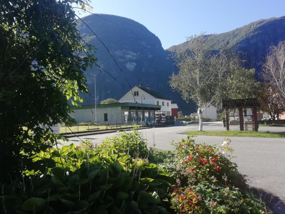 Adventure Hotel & Guesthouse Eidfjord New Exterior photo